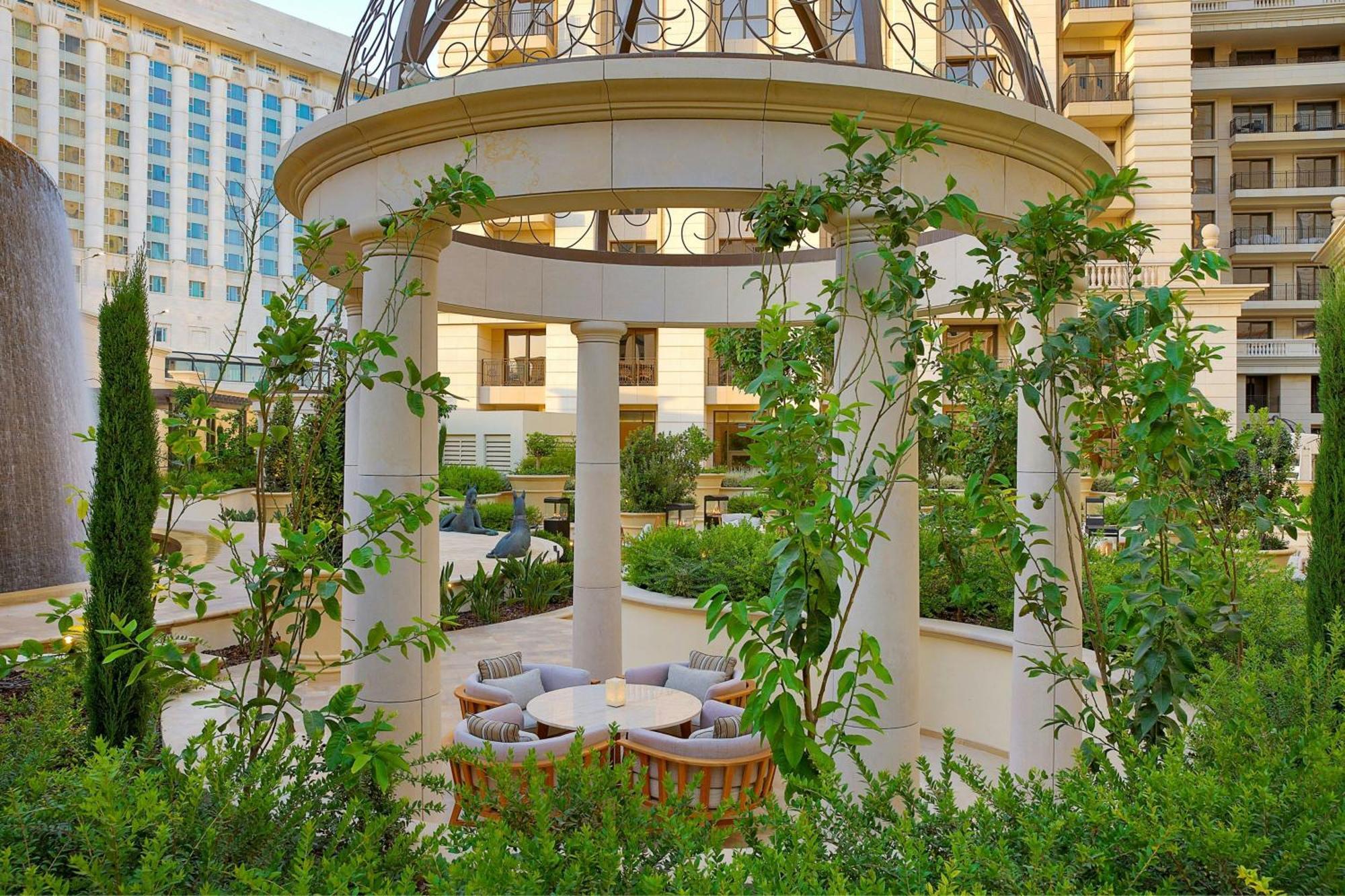 The Ritz-Carlton, Amman Hotel Exterior foto The garden at the Wynn