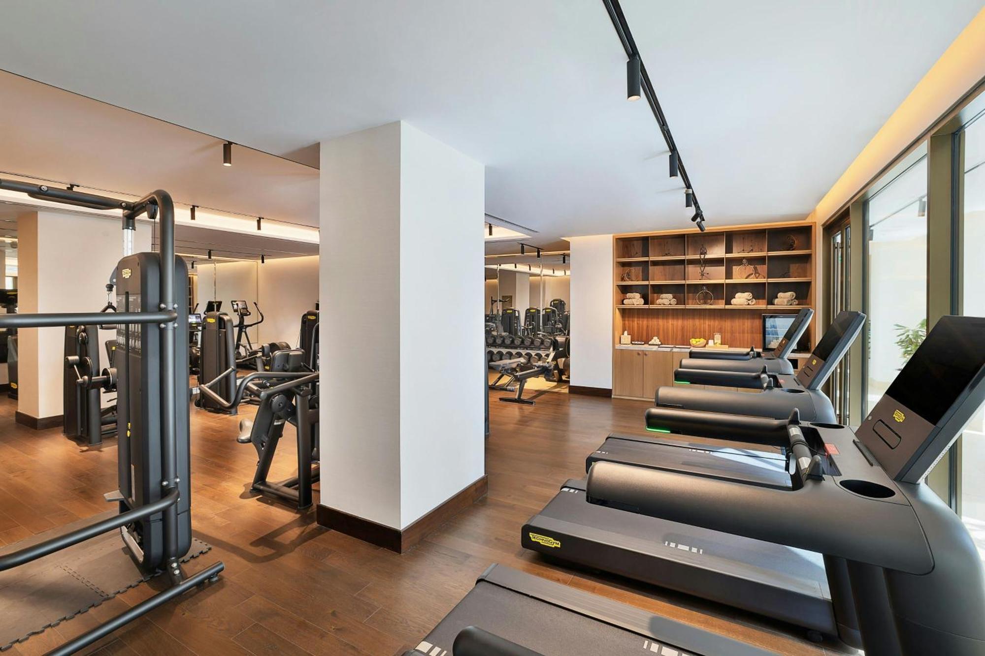 The Ritz-Carlton, Amman Hotel Exterior foto The gym at the hotel