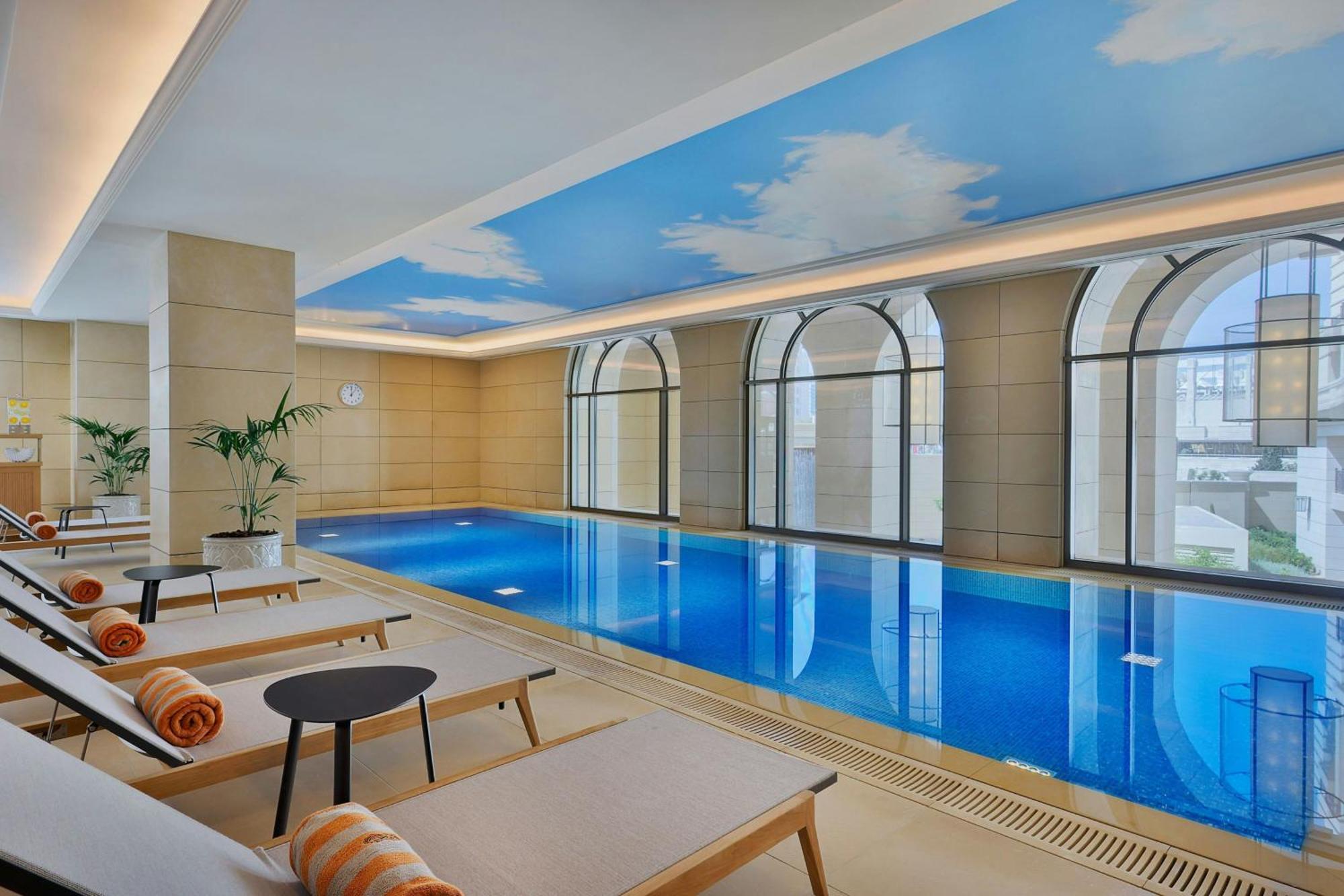 The Ritz-Carlton, Amman Hotel Exterior foto The pool at the hotel