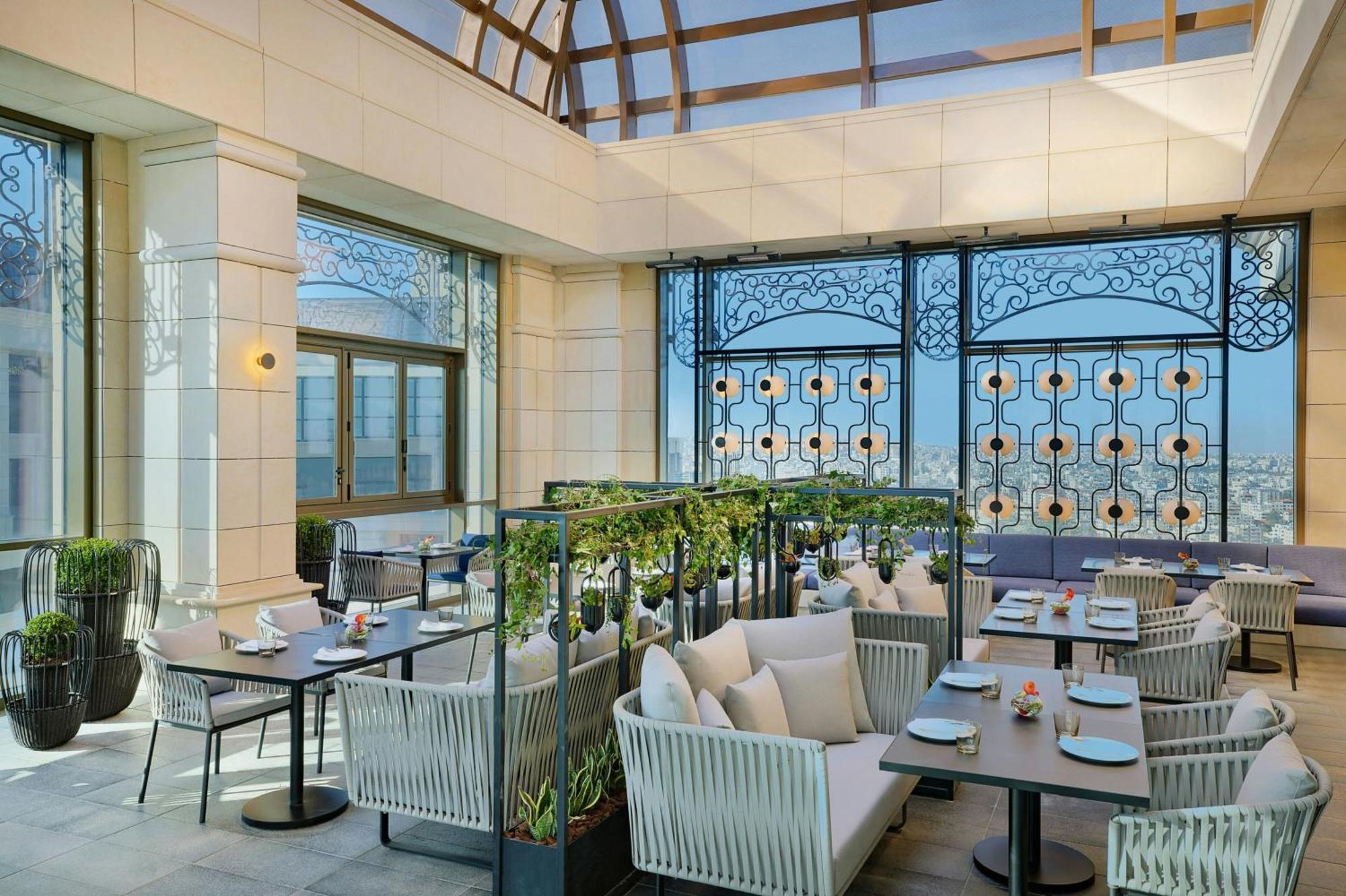 The Ritz-Carlton, Amman Hotel Exterior foto The Terrace