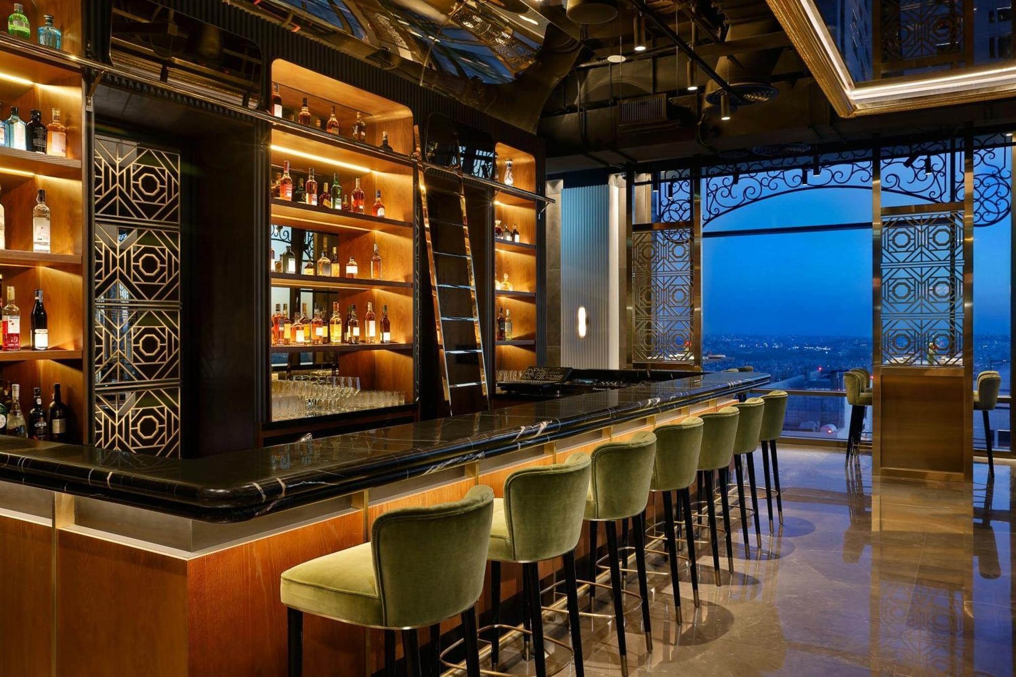 The Ritz-Carlton, Amman Hotel Exterior foto The bar at the 101 lounge