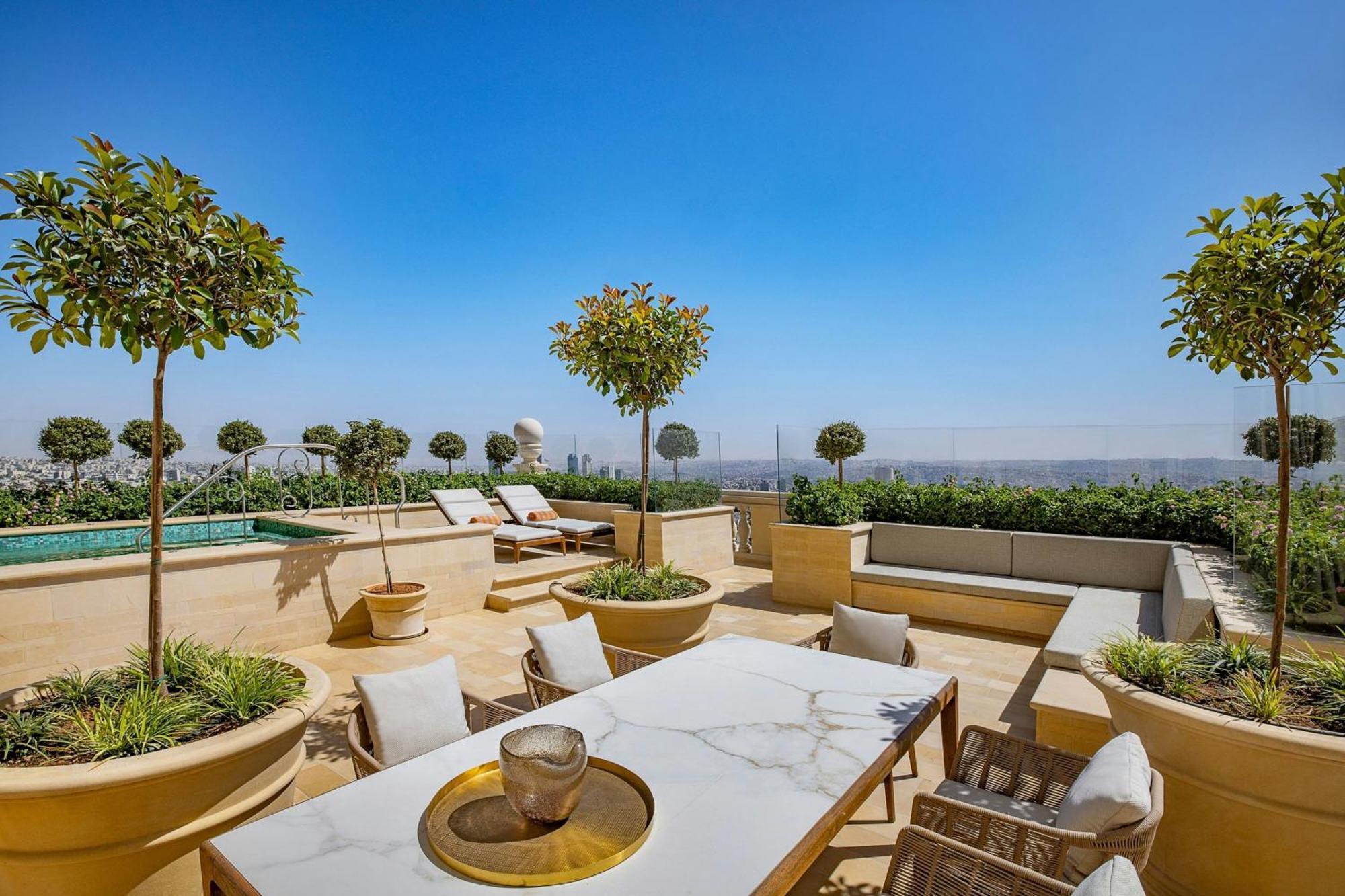 The Ritz-Carlton, Amman Hotel Exterior foto The rooftop pool at the Four Seasons Hotel