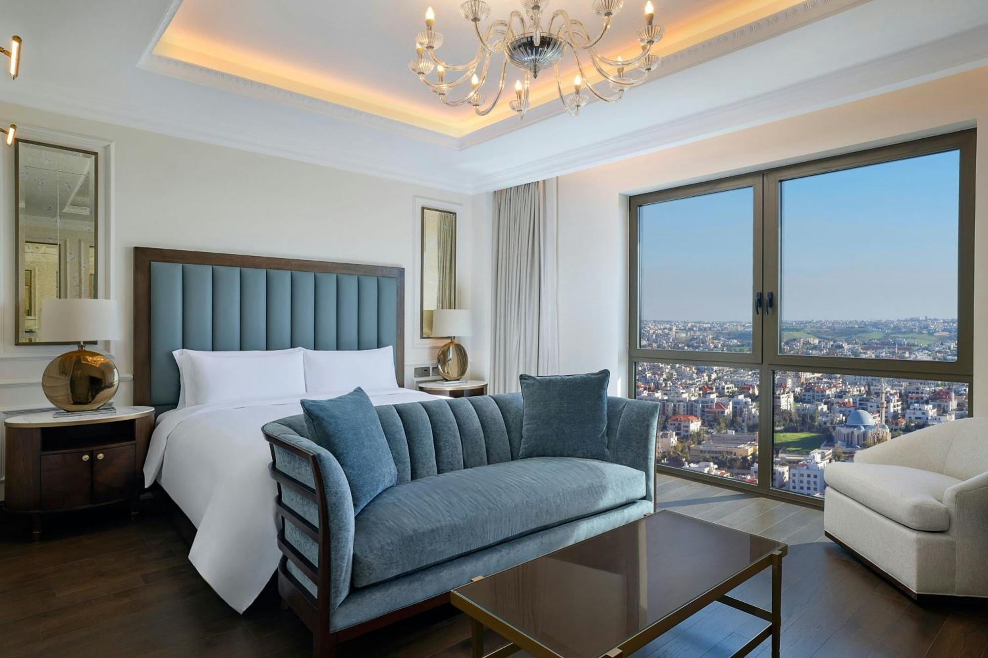 The Ritz-Carlton, Amman Hotel Exterior foto A bedroom at the Four Seasons Hotel