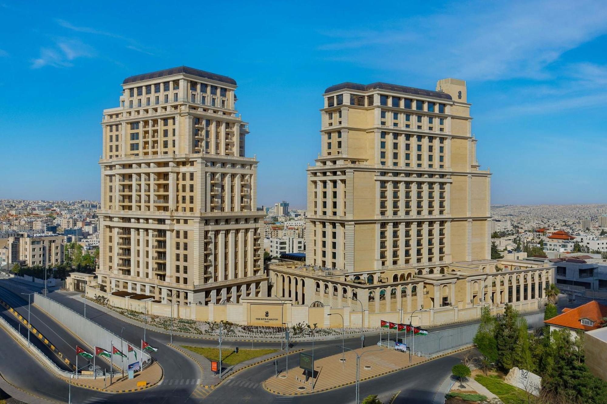 The Ritz-Carlton, Amman Hotel Exterior foto Residential complex in Amman